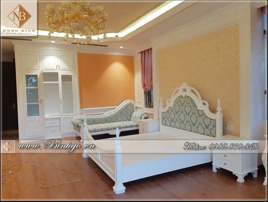 Giường Ngủ - Phòng ngủ nội thất biệt thự Tân Cổ Điển - Sơn trắng bằng công nghệ cao, Chất liệu gỗ Sồi