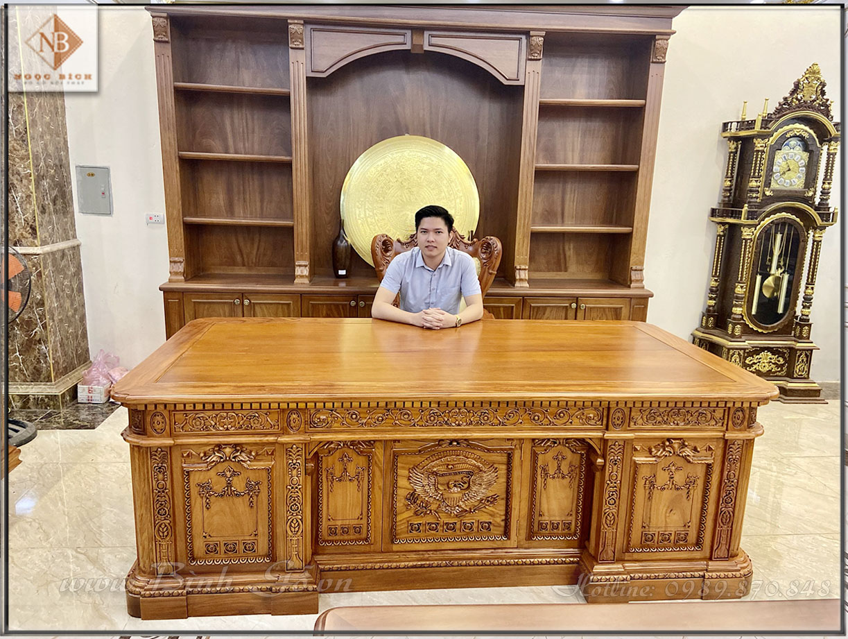 Bộ sản phẩm Bàn ghế Giám Đốc và Tủ tài liệu. Được khách hàng tại Ninh Bình đặt mua của Đồ Gỗ Ngọc Bích để trang trí Nội thất phòng làm việc của mình.