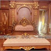 Giường ngủ tân cổ điển gỗ Gõ Đỏ - Mẫu Louis được đục bằng tay 100%. Hoàn thiện sơn PU cao cấp và Dát Vàng 18K cho biệt thự vip tại Khu Đô Thị Vimhomes - Hà Nội