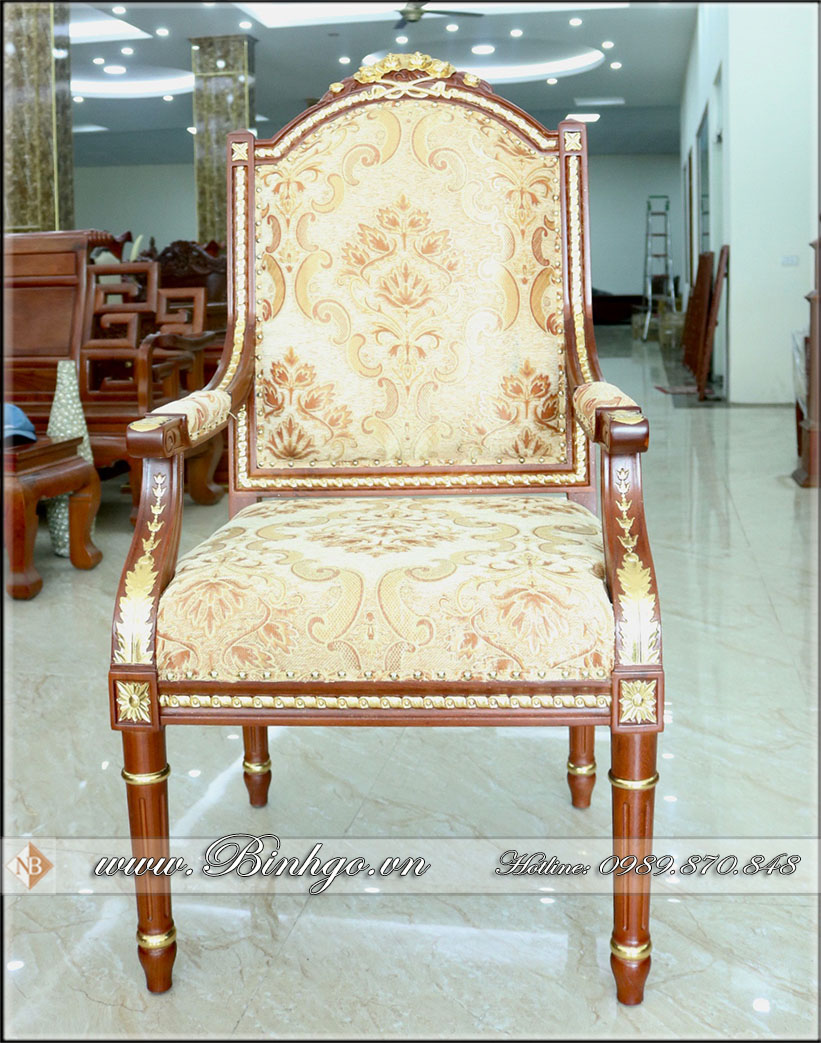 Mẫu Ghế giám đốc mẫu Putin hiện là sản phẩm ghế giám đốc bán chạy nhất hiện nay, với chất liệu gỗ Gõ Đỏ 100% bộc nỉ vải nhập khẩu. Khung ghế sơn inchem cao cấp dát vàng 18K