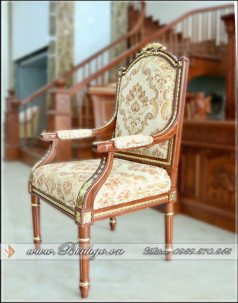 Mẫu Ghế giám đốc mẫu Putin hiện là sản phẩm ghế giám đốc bán chạy nhất hiện nay, với chất liệu gỗ Gõ Đỏ 100% bộc nỉ vải nhập khẩu. Khung ghế sơn inchem cao cấp dát vàng 18K