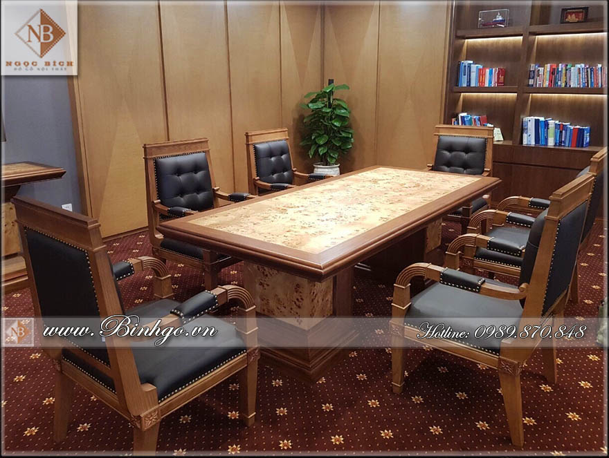 Bàn họp phòng giám đốc được thiết kế theo phong cách hiện đại. Đây là mẫu bàn phù hợp cho nhiều lãnh đạo, giám đốc các doanh nghiệp. Sản phẩm bàn họp hiện đại này có thể kết hợp với nhiều không gian phòng làm việc khác nhau. Kích thước bàn phổ biến là: 240x120x75cm ( 6 ghế ) hoặc 283x120x75cm ( 8 ghế 2 bên ).