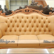 Ghế dài trong bộ sofa Louis 3. Đây là chiếc ghế được thiết kế ngồi 3 người. Có chiều dài 230cm và Rộng 89cm ( phủ bì). Chân và chương của Ghế được tạo dáng cong rất đẹp.