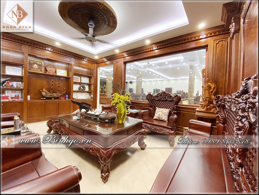 Bộ Sofa Louis 10 gỗ Cẩm Lai nhập khẩu được làm thủ công bằng tay 100%. Sản phẩm phù hợp với không gian phòng khách hoặc phòng Làm việc Style tân cổ điển, có diện tích từ 35-40m2