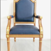 Ghế Giám Đốc mẫu Putin bộc Da màu xanh mới lạ. Bộ sản phẩm ghế Putin được các họa sỹ thiết kế thành nhiều màu với nhiều chất liệu như: vải, nỉ, da bò. Mỗi một sản phẩm có vẽ đẹp rất riêng biệt, nhưng vẫn đạm chất " Ghế Putin quyền lực"