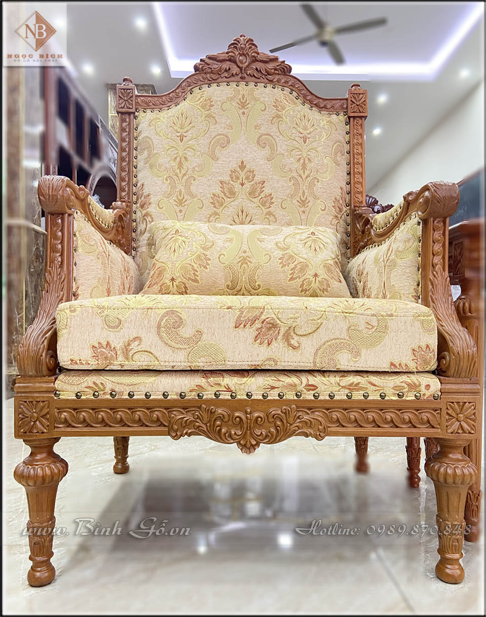 Ghế Sofa phòng trà gỗ Gõ Đỏ, bộc vải hoa văn. Với kích thước ghế: D81xS71xC127cm. Độ cao đến mặt ghế ngồi: 45cm. 