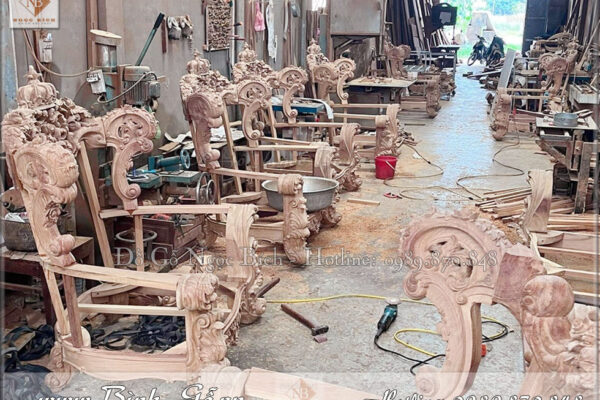 khung ghế sofa mẫu hoàng gia louis 6 đang được sản xuất tại xưởng sofa tân cổ điển của Gỗ Ngọc Bích