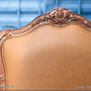 Họa tiết ghế đơn bộ Sofa Tân Cổ Điển phòng chủ tịch - Làm bằng gỗ Gõ Đỏ quý hiếm, Bọc màu Da Bò.
