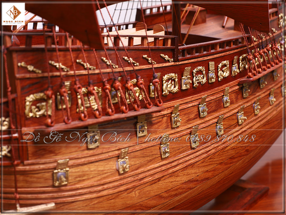 Phần thân thuyền buồm gỗ hương 80cm