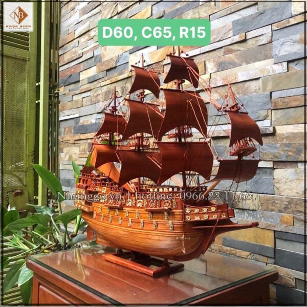 Thuyền buồm gỗ hương dài 68cm được rất nhiều người ưa chuộng làm quà tặng các dịp lễ tết