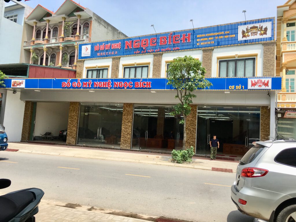 Showroom Đồ Gỗ Mỹ Nghệ Ngọc Bích 